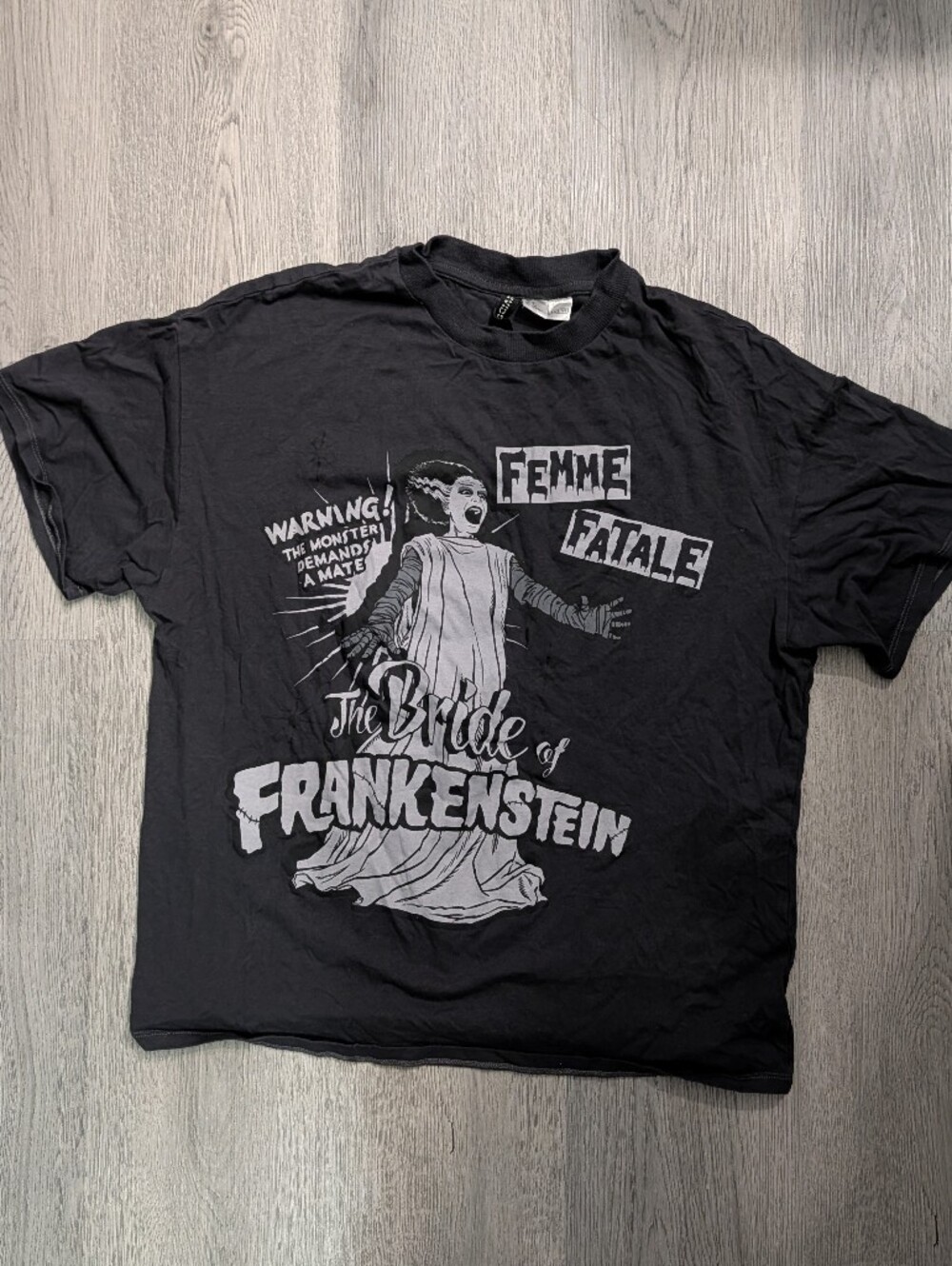 H&M Bride of Frankenstein Femme Fatale Horror Graphic Tee S
